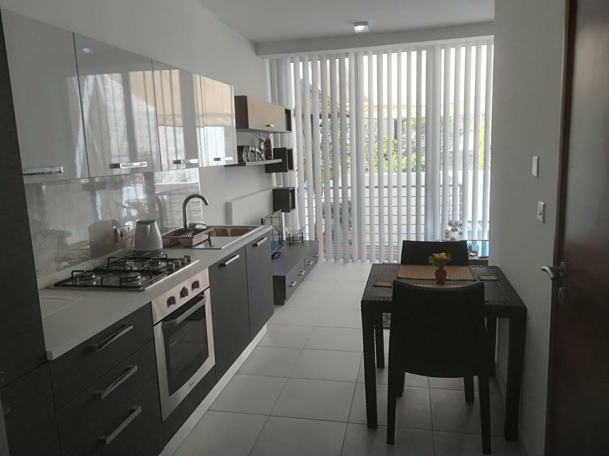 Luxury Apartment Close To Seafront Слима Экстерьер фото